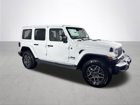 New 2025 Jeep Wrangler Sahara image 5