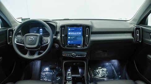 Certified 2025 Volvo XC40 B5 Plus w/ Climate Package image 15