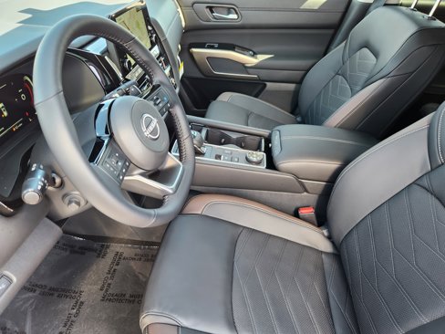 New 2025 Nissan Pathfinder Platinum w/ Cargo Package image 8