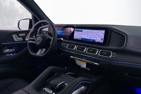 New 2026 Mercedes-Benz GLS 580 4MATIC image 16