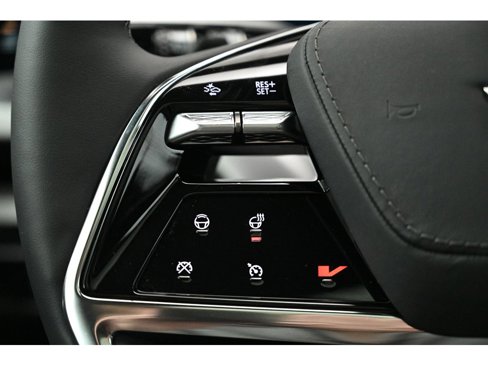 New 2026 Cadillac Vistiq Platinum image 33