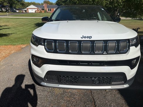 Certified 2022 Jeep Compass Limited image 2