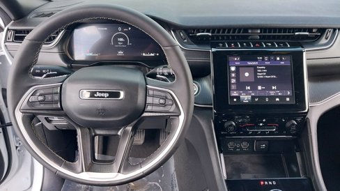 Used 2024 Jeep Grand Cherokee L Altitude image 21