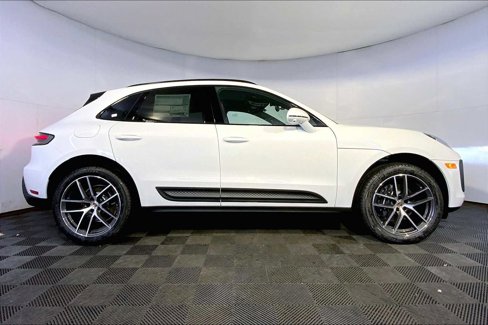 New 2026 Porsche Macan image 8