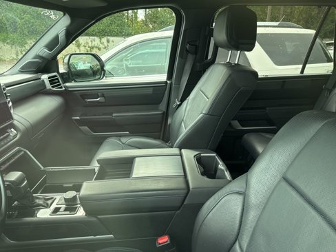 Used 2024 Toyota Sequoia Platinum image 4