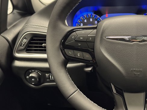 New 2026 Chrysler Pacifica Limited image 22