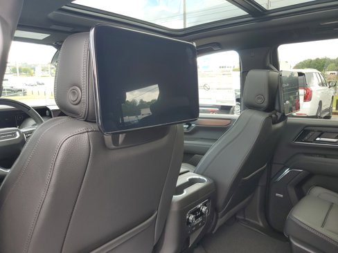 New 2026 GMC Yukon Denali w/ Denali Reserve Package image 7