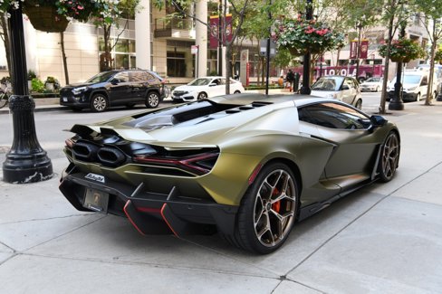 Used 2025 Lamborghini Revuelto image 32
