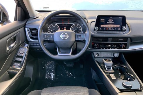 Certified 2025 Nissan Rogue SV image 4