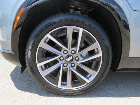 New 2026 Cadillac Vistiq Sport w/ LPO, Floor Liner Package image 12