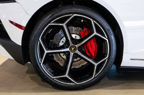 Used 2021 Lamborghini Huracan EVO image 13