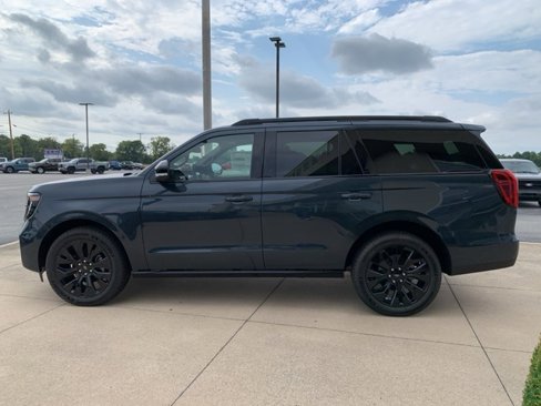 New 2025 Ford Expedition Platinum w/ Stealth Appearance Package image 6