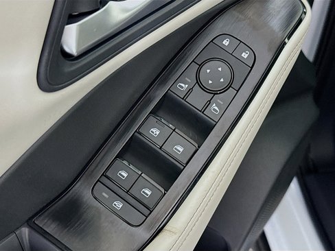 New 2025 Nissan Rogue SV image 18