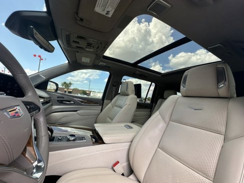 Used 2021 Cadillac Escalade ESV Premium Luxury Platinum image 17