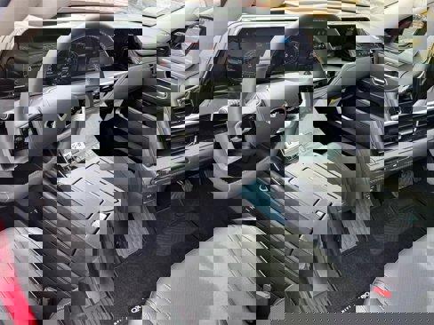 New 2025 INFINITI QX80 Luxe image 11