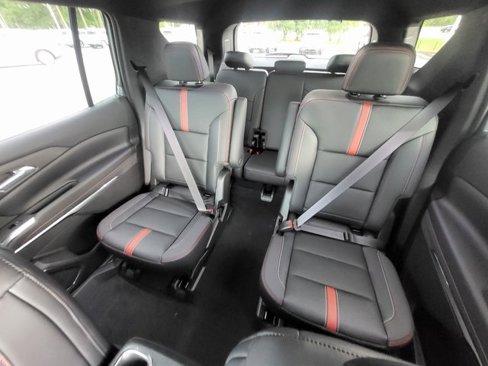 New 2025 Chevrolet Traverse RS image 14