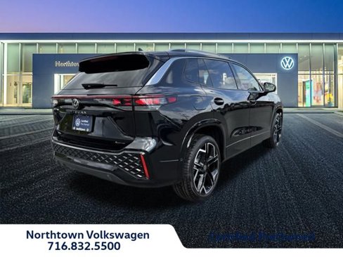 Certified 2025 Volkswagen Tiguan SEL R-Line image 3
