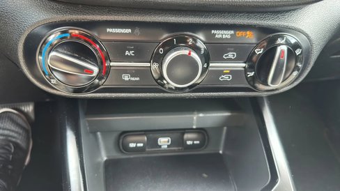 Used 2021 Kia Soul LX image 16