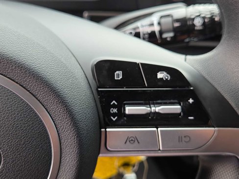 Certified 2025 Hyundai Elantra SE image 24