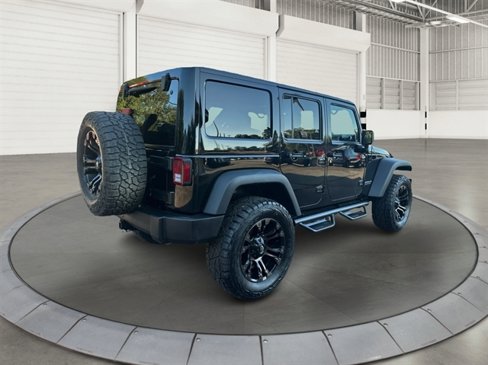 Used 2017 Jeep Wrangler Unlimited Rubicon w/ Connectivity Group image 5