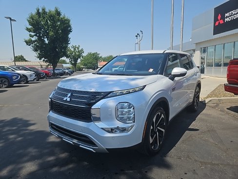 New 2025 Mitsubishi Outlander SE image 3