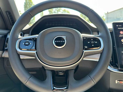 New 2026 Volvo XC90 B6 Plus w/ Protection Package Premier image 25