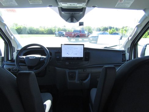 Used 2024 Ford E-Transit Low Roof image 18