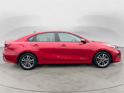Used 2022 Kia Forte LXS image 6