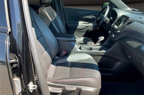 Used 2022 Chevrolet Equinox RS w/ RS Leather Package image 7