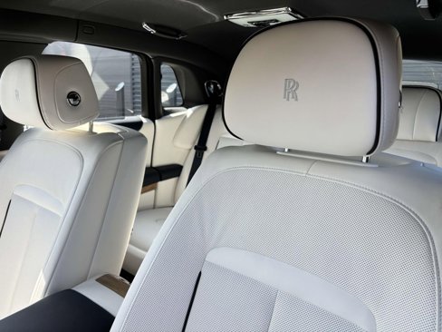 New 2025 Rolls-Royce Ghost image 17