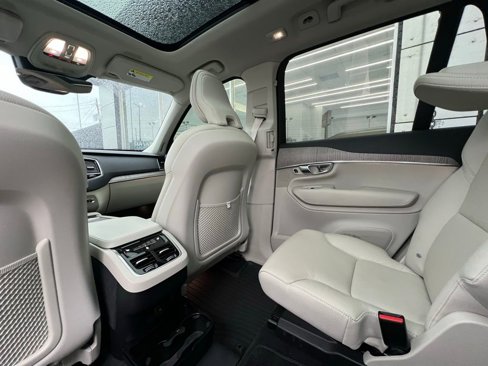 Used 2023 Volvo XC90 B6 Plus w/ Protection Package Premier image 19