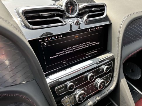 New 2025 Bentley Bentayga image 8