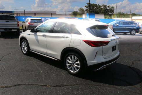 Used 2019 INFINITI QX50 Essential w/ Premium Heat Package image 3