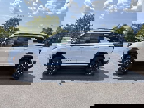 New 2026 Chevrolet Traverse Z71 w/ Enhanced Driving Package image 13
