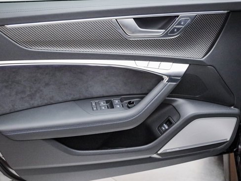 New 2025 Audi RS 6 performance image 29