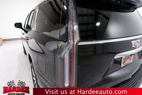Used 2025 Cadillac Escalade Premium Luxury image 9
