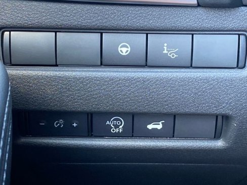 New 2026 Nissan Rogue Platinum image 14