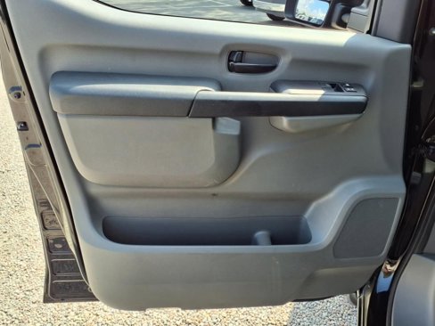 Used 2018 Nissan NV 3500 SL image 11