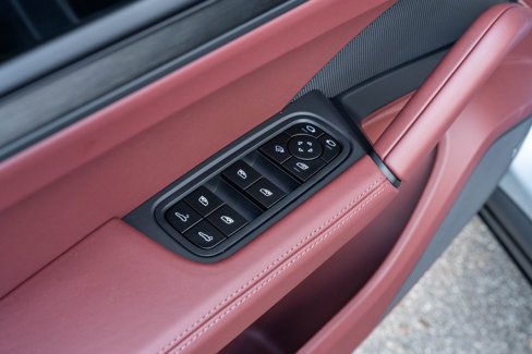 Certified 2025 Porsche Cayenne GTS image 21