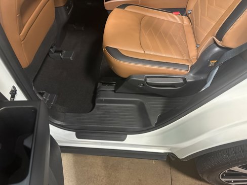 Used 2024 Nissan Pathfinder Platinum image 73