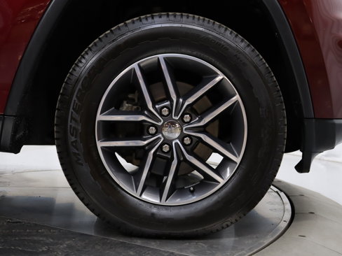 Used 2018 Jeep Grand Cherokee Limited image 32