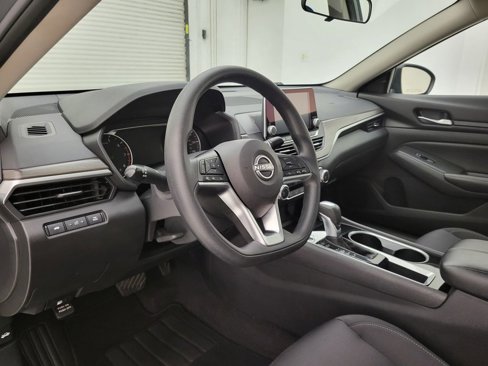 Used 2024 Nissan Altima 2.5 SV image 24
