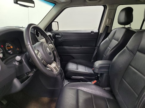 Used 2016 Jeep Patriot High Altitude image 17