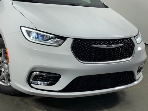 New 2026 Chrysler Pacifica Select image 32