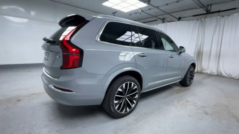 New 2026 Volvo XC90 B6 Plus w/ Protection Package Premier image 23