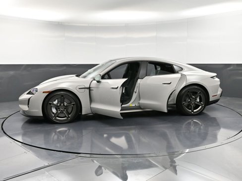 New 2025 Porsche Taycan Turbo image 41