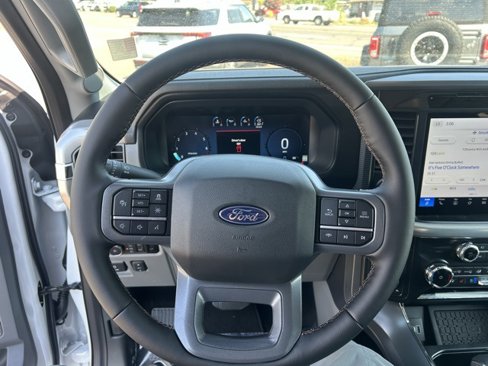 Used 2025 Ford F150 Lariat w/ Equipment Group 502A High image 18