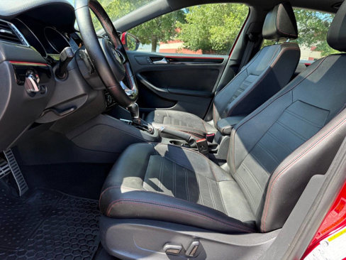 Used 2017 Volkswagen Jetta GLI image 17