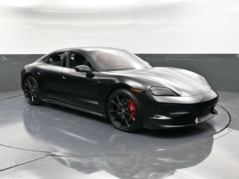 New 2025 Porsche Taycan GTS image 10