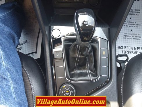Used 2022 Volkswagen Taos SEL image 45